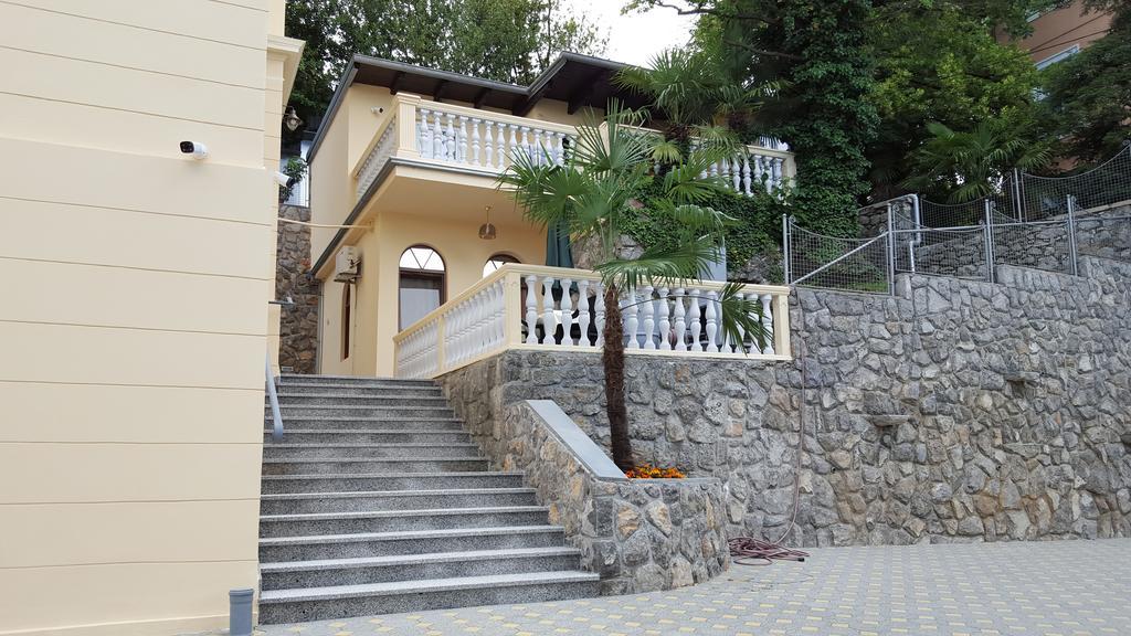 Apartments Villa Atta Opatija Exterior foto